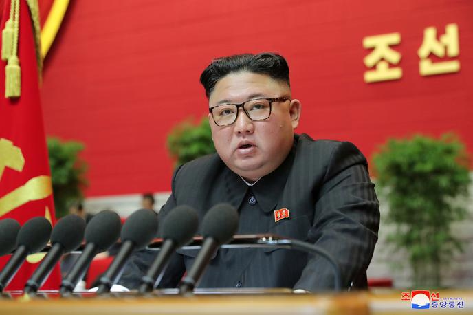 Kim Džong Un | Kimova sestra in svetovalka Kim Yo-Jong je v četrtek nakazala, da je severnokorejski voditelj med izbruhom epidemije zbolel tudi sam. | Foto Reuters