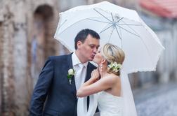 Dež na poročni dan: kako ob tem ostati miren?
