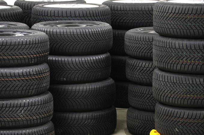 Med 34 pnevmatikami na testu so le tri dobile oznako ni priporočljivo. | Foto: AMZS