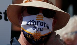 Prodaja piva Corona zaradi korone ni prav nič padla