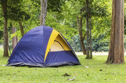 Pazite, kje kampirate: za šotor v naravi 80 evrov globe