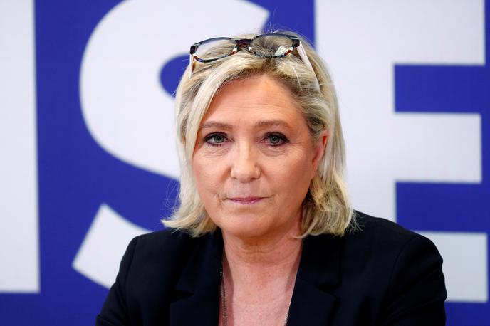 Marine Le Pen | Marine Le Pen je v zadnjem času obrusila svojo politično podobo, da bi privabila tudi bolj zmerne volivce. Odpovedala se je tudi načrtom o izstopu Francije iz EU in evroobmočja. | Foto Reuters