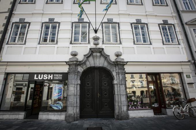 Daneš dišeča ljubljanska hiša je bila nekoč hotel, in to prvi v Ljubljani.  | Foto: Bojan Puhek
