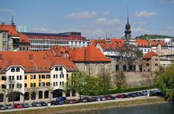 Policisti na shodu v Mariboru ukrepali zaradi nespoštovanja ukrepov