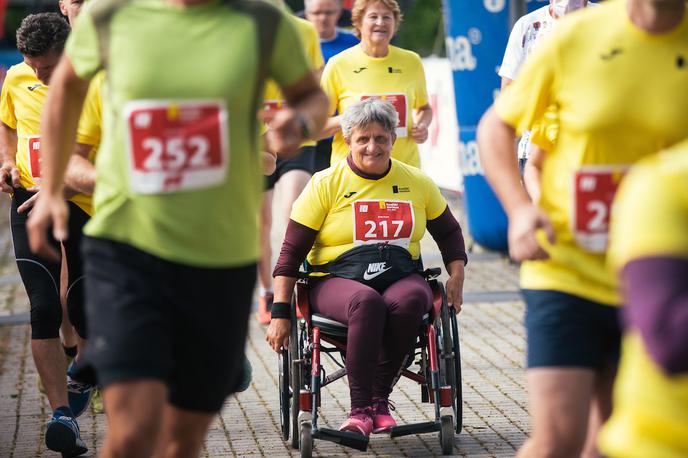 Štefka Vegan | Štefka Vegan je kljub temu, da je zaradi klopne bolezni najprej ohromela, potem pa pristala na invalidksme vozičku, redna udeležeka tekaških tekmovanj. "Vozičkala" bo tudi na Maratonu po Ljubljani.  | Foto Sportida