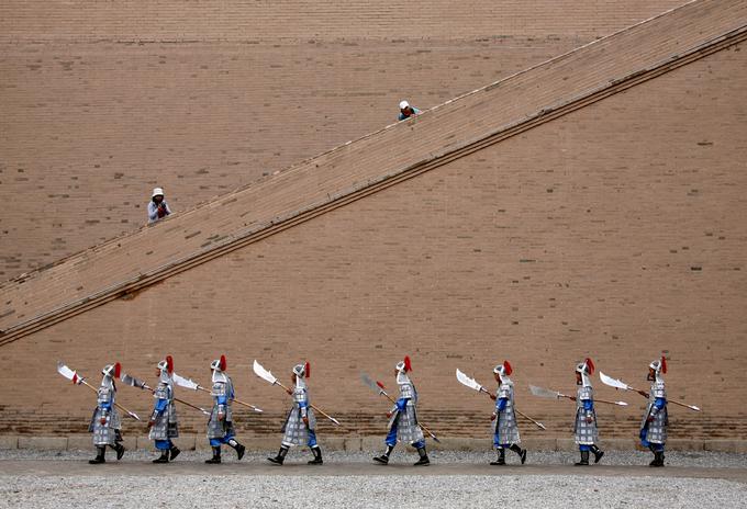 Del svilne poti je varoval tudi Kitajski zid. | Foto: Reuters