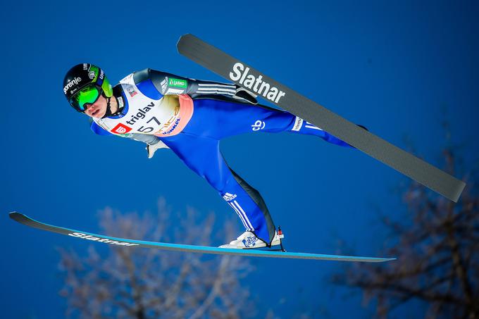 Tilen Bartol je leta 2016 v Planici poletel 252 metrov, a po skoku padel. | Foto: Žiga Zupan/Sportida