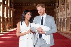 Princ Harry in vojvodinja Meghan bosta zaobšla strogo tradicijo #video