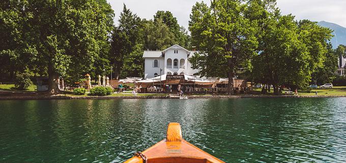 Kot zadnjo je Bajrović prodal Vilo Prešeren, butični hotel na elitni lokaciji ob blejskem jezeru. | Foto: Vila Prešeren