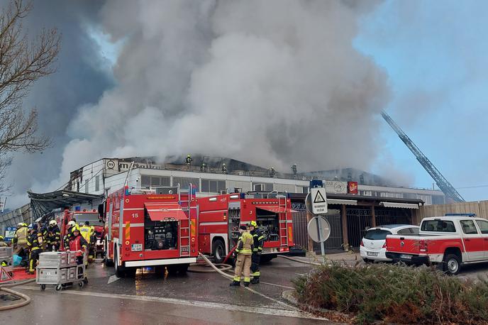 Požar skladišča na Plemljevi ulici v Šentvidu v Ljubljani | Fotografija je simbolična. | Foto Bojan Puhek