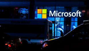 Microsoft spisal zgodovino in vrgel rokavico velikemu rivalu