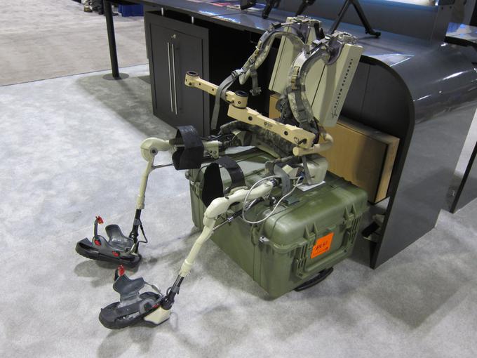 Eksoskelet je sestavljen iz opornic za noge, hrbet in roke, ki so izdelane iz titana.  |  Foto: Lockheed Martin | Foto: 