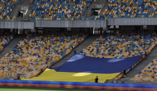 Zgodovinski dan za Ukrajino! Nogometaši vedo, kaj storiti, če zatulijo sirene.