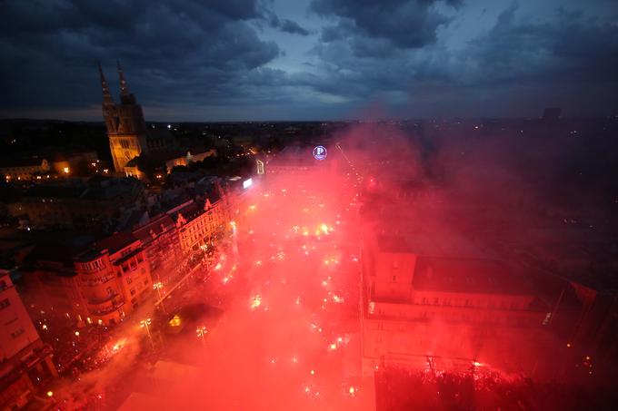Zagreb je "gorel" po vrnitvi nogometnih junakov iz Moskve. | Foto: Reuters