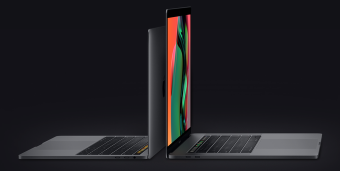 Novi Applovi prenosni računalniki MacBook Pro so na voljo v različicah s 13- oziroma 15-palčno diagonalo zaslona. Občasno težavna konfiguracija s procesorjem Core i9 je na voljo samo pri večjem modelu.  | Foto: Apple