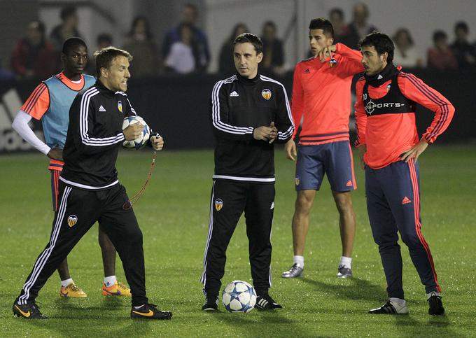 Nekdanja nogometna reprezentanta Anglije Gary in Phil Neville sta po koncu kariere skupaj delovala tudi v trenerskem štabu Valencie. | Foto: Reuters