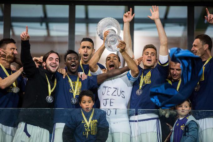 Ko je Maribor nazadnje gostoval na Bonifiki, je osvojil naslov pokalnega zmagovalca. V finalu je po izvajanju kazenskih strelov premagal Celjane.  | Foto: Vid Ponikvar