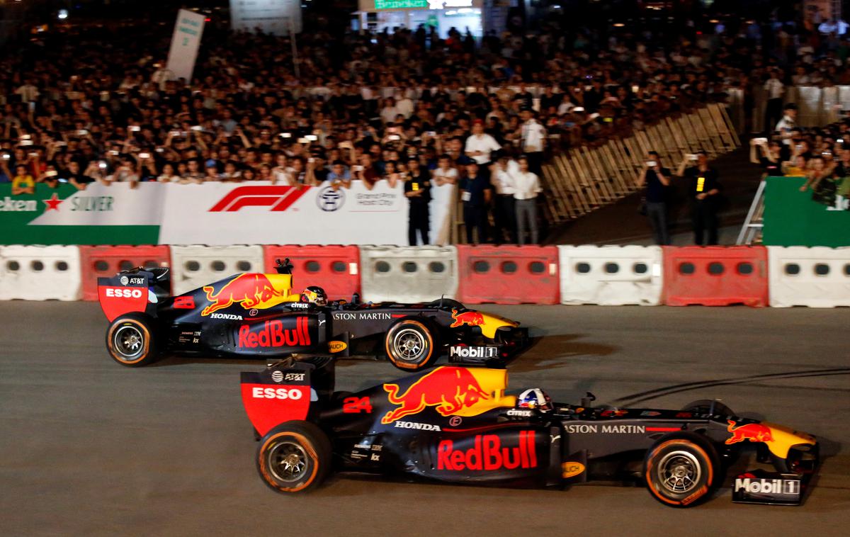 Vietnam Formula 1 | Ljubitelji formula 1 bodo v Vietnamu prihodnji mesec spremljali dirko. | Foto Reuters
