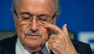 Blatter mora vrniti ključe od luksuznega apartmaja in mobilni telefon