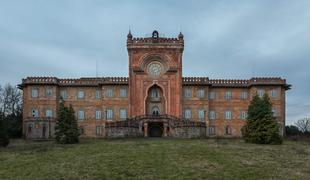 Zapuščena toskanska palača, ki osupne s svojo notranjostjo
