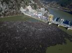 Odpadki na reki Drini pri hidroelektrarni Višegrad