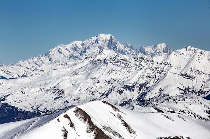 Mont Blanc | Britanko, ki je bila na pohodu s še dvema osebama, so našli zasuto pod snegom, a je bila že mrtva. Druga dva pohodnika nista bila poškodovana. | Foto Reuters