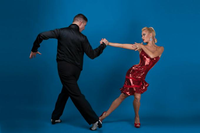 Svetlanin mož Miša Cigoj, večkratni svetovni prvak v kombinaciji desetih plesov med profesionalnimi plesnimi pari, bo plesno kariero sklenil prav danes v Nemčiji. Po tekmovalnem slovesu bo nadaljeval delo kot plesni sodnik in pedagog. | Foto: Osebni arhiv