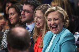 Hillary Clinton bo morda predsednica, zagotovo pa bo drugič babica