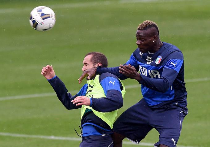 Chiellini in Mario Balotelli na treningu italijanske reprezentance leta 2014 | Foto: Getty Images