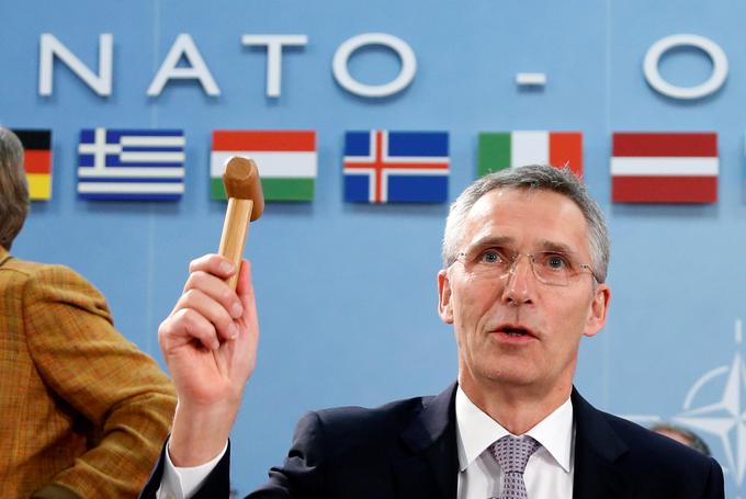 Generalni sekretar zveze Nato Jens Stoltenberg je "popolnoma prepričan, da bo nova ameriška administracija ostala zavezana Natu". | Foto: Reuters