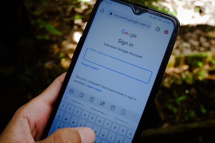 Google | Kdor se bo prihodnje leto poskusil prijaviti v svoj pozabljen Googlov račun in preveriti vsebino, bo morda ugotovil, da to ni več mogoče. | Foto Shutterstock
