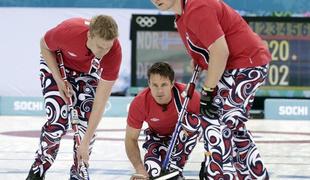 Norvežani presegli pričakovanja v curlingu … S hlačami! 