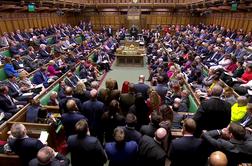 Brexit: konservativcem grozi izključitev, če bodo glasovali proti vladi #video