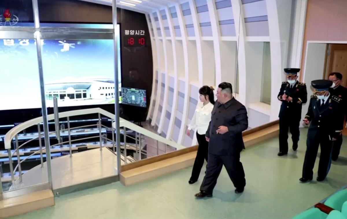 Kim Jong-un, Severna Koreja, izvidniški satelit | Strokovnjaki menijo, da je izstrelitev vojaškega satelita poskus Severne Koreje, da okrepi svoj nadzor in lahko bolj natančno napade svojega sovražnika v primeru izbruha konflikta.  | Foto Reuters
