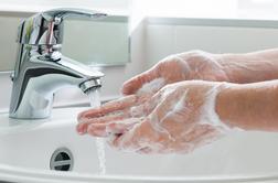 Slaba higiena Slovencev: vsak tretji si po uporabi stranišča ne umije rok