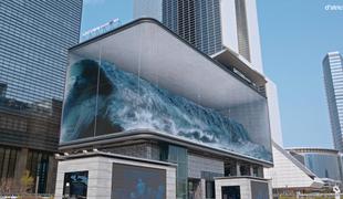 Spektakularen prizor: sredi Seula pljuska največji virtualni val na svetu #video
