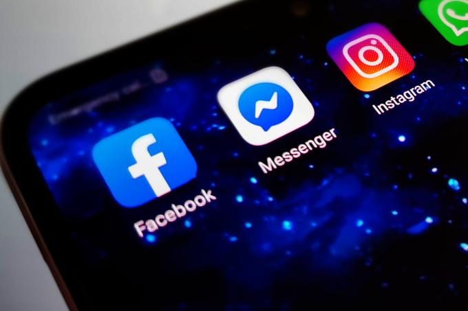 Sprememba, ki jo bodo uporabniki, če bodo to želeli, sicer lahko povsem prezrli, bo pa na voljo kot nova prvina za vse, ki jo bodo želeli uporabiti, bo v praksi pomenila možnost uporabe družbenih omrežij Facebook in Instagram ter komunikacijske aplikacije Messenger kot samostojnih platform, ki medsebojno ne bodo več povezane in si ne bodo delile uporabnikovih podatkov. Kdor bo želel, bo lahko prekinil povezanost svojega uporabniškega računa na Instagramu z računom na Facebooku, na primer.  | Foto: Shutterstock