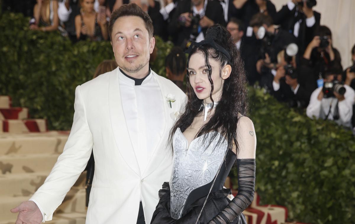 Elon Musk, Grimes | Elon Musk in Grimes sta se kot par v javnosti prvič pojavila 8. maja letos na prireditvi v metropolitanskem muzeju v ameriškem New Yorku. | Foto Reuters