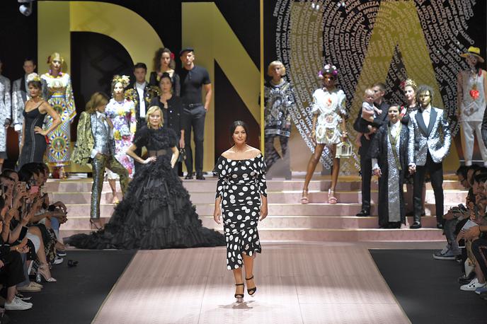 Dolce & Gabbana, modna revija | Modno revijo je odprla legendarna italijanska igralka in model Monica Bellucci. | Foto Cover Images