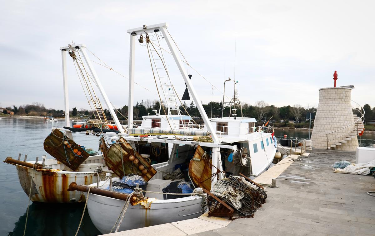 Ribiči | Slovenija je pravno pomoč slovenskim ribičem, ki jih hrvaški organi preganjajo zaradi ribolova v slovenskem morju, do 6. junija namenila že skoraj 93 tisoč evrov. | Foto STA