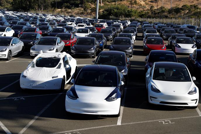 Tesla | Tesla trenutno izdela okrog štiri tisoč modelov 3 na teden, to število pa bodo predvidoma še povečali. | Foto Reuters