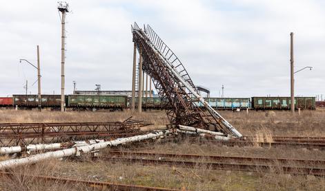 Rusija napada železnice. Ukrajince skrbijo naslednje poteze. #video