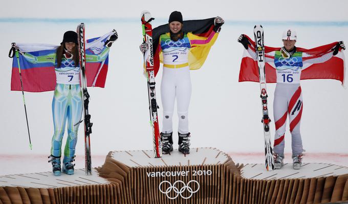 Spomin na ZOI 2010: ob zmagi Viktorie Rebensburg sta do veleslalomskih olimpijskih kolajn prišli tudi Görglova in Mazejeva. | Foto: Reuters