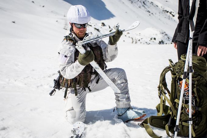 Zložljivo turno smučko so vojaki predstavili na planini Govnač, na robu visokogorske planote Komne, pod grebenom Spodnjih Bohinjskih gora na nadmorski višini 1.500 metrov. | Foto: Žiga Zupan/Sportida