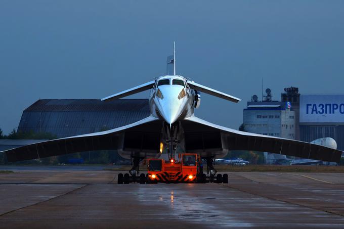 Tupoljev tu-144 na vzletni stezi. To je sicer muzejski primerek, saj je fotografija nastala dolgo po zadnjem poletu tu-144.  | Foto: Thomas Hilmes/Wikimedia Commons