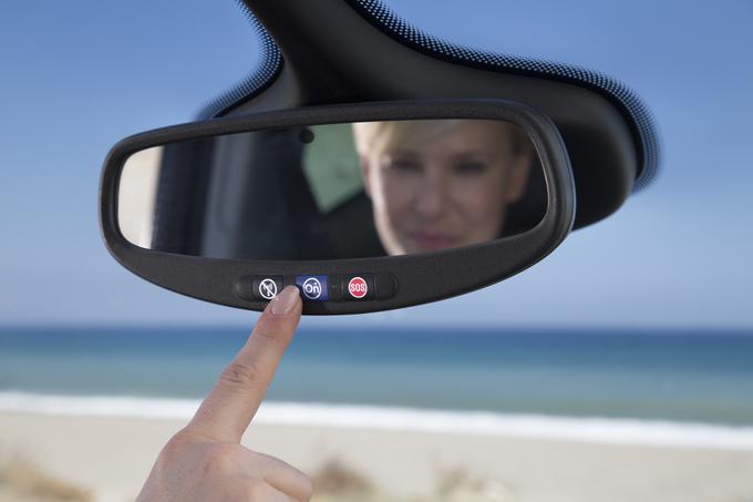 Stikalo zasebnosti (Privacy Button) vozniku ponuja popolno prekinitev komunikacije, vključno z zatemnitvijo lokacijske informacije o vozilu. | Foto: Opel