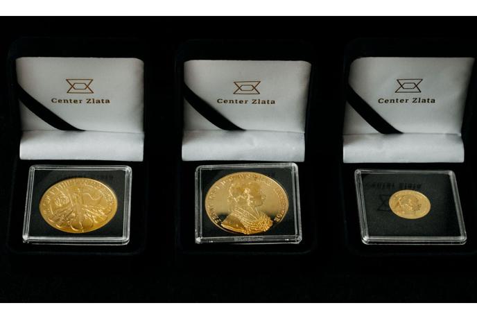 Vlaganje v zlato je vse bolj priljubljeno: razkrivamo najboljše mesto za nakup zlatih palic in kovancev