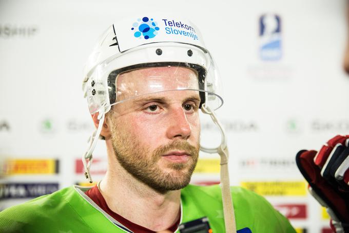 Jan Muršak je edini preostali slovenski hokejist, ki še vztraja pri Torpedu. | Foto: Vid Ponikvar