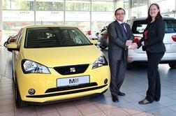 Slovenski avto leta 2014: Srečni nagrajenec prevzel ključe novega seata