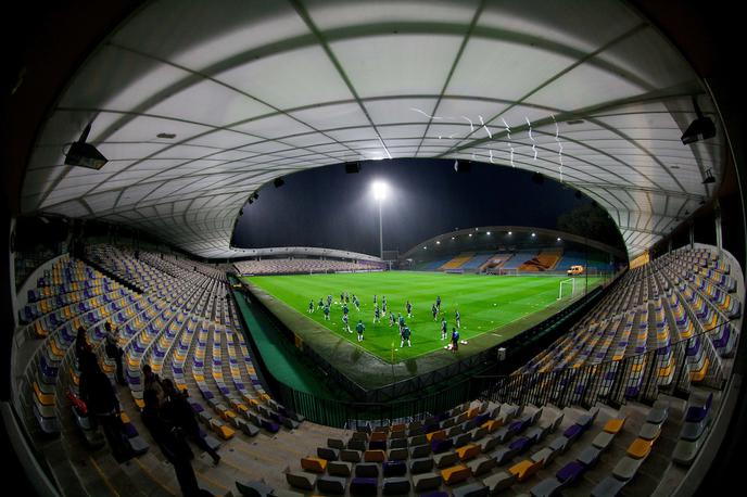 Ljudski vrt stadion Maribor | Zahodna tribuna Ljudskega vrta bo dočakala popravke. | Foto Vid Ponikvar